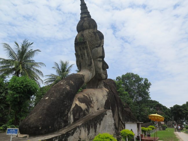 Buda reclinado Laos