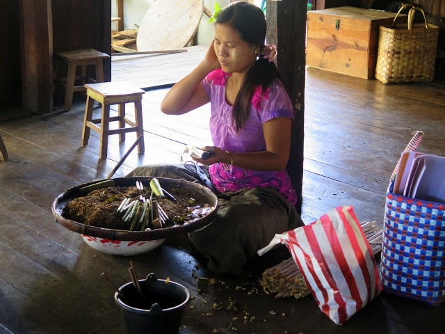 Elaboración artesanal de puros en Myanmar