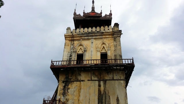 Torre Inclinada de Ava