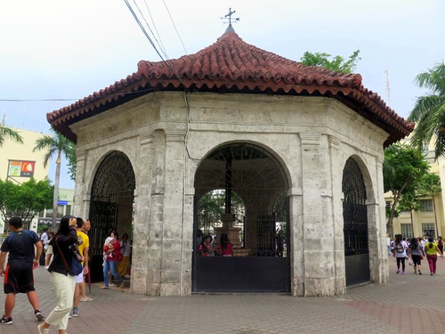 Visitar la Cruz de Magallanes en Cebú