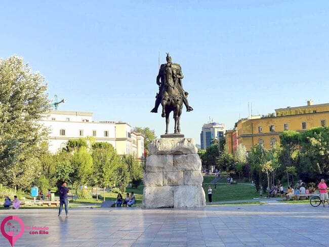 Plaza principal de Tirana