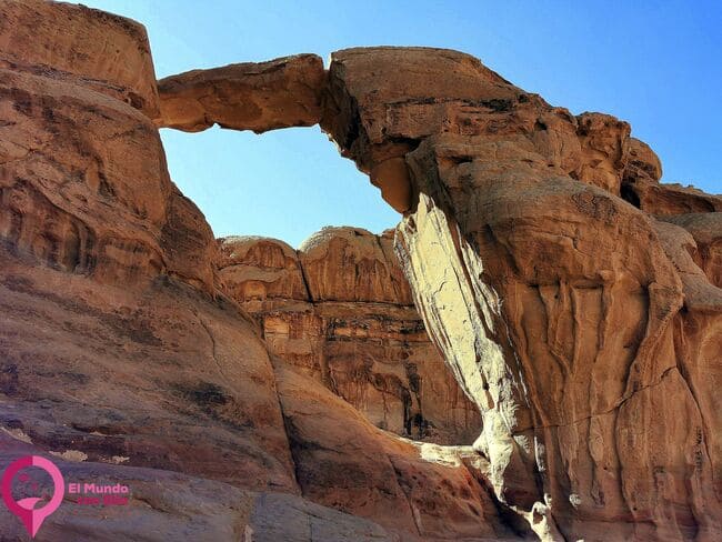 El mayor arco de roca de Wadi Rum
