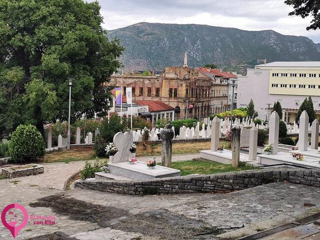 Cementerio musulmán en el Casco antiguo de Mostar