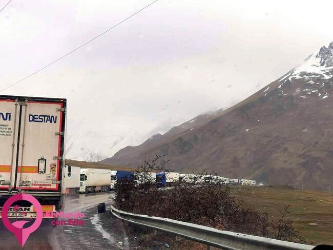 Los peligros de conducir en la Carretera Militar Georgiana
