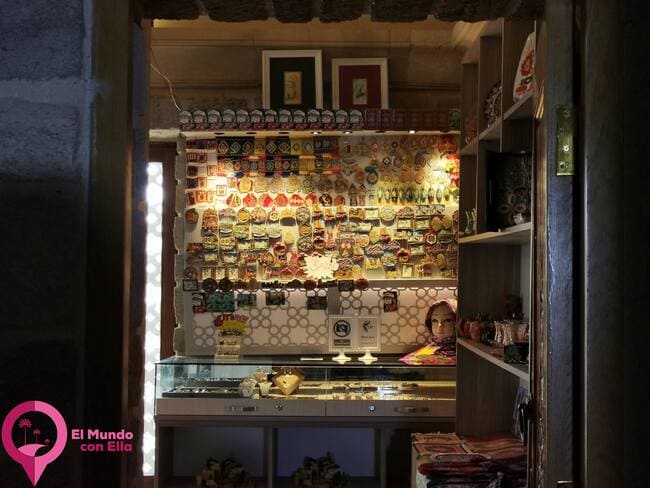 Recuerdos en Azerbaiyán Comprar souvenir y artesanías en Bakú