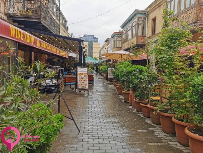 Comer en el centro de Tiflis