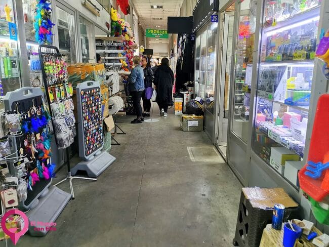 Mercados de Tiblisi Dezerter Baazar en Tiflis