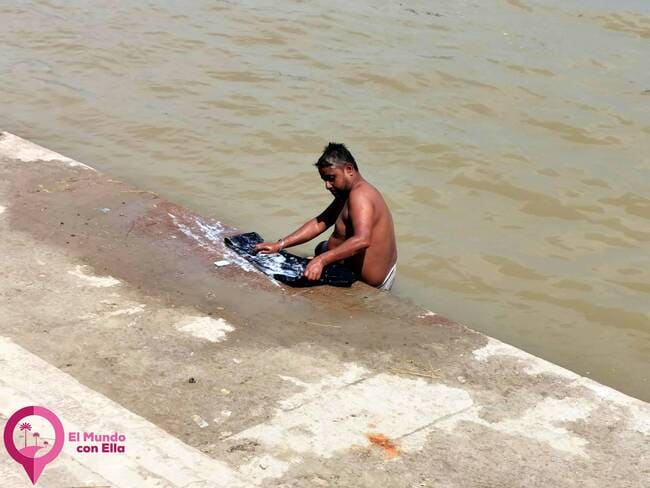 Pasear por los ghats de Benarés