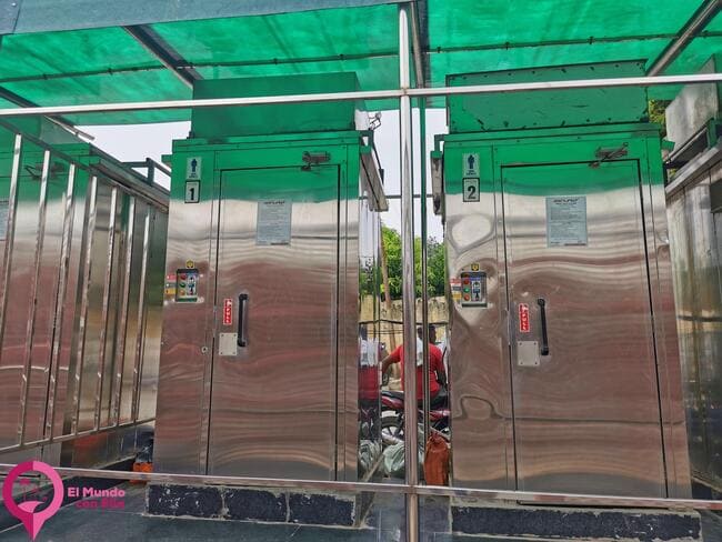 Baños públicos en India Limpieza de los baños públicos de India