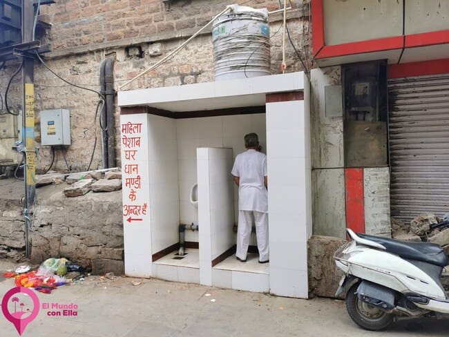 Dónde ir al baño en India Defecación al aire libre en India