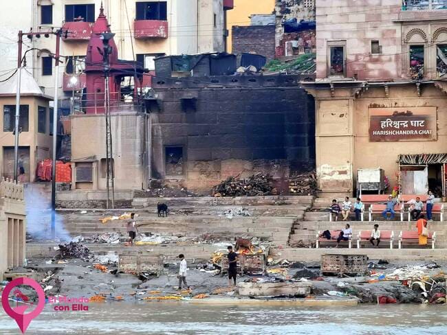 Lugares donde queman a los muertos en el Ganges