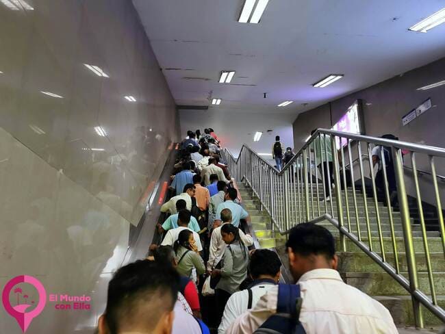 Cómo llegar del aeropuerto al centro de Delhi en metro Estaciones cercanas a los principales lugares de interés en Delhi