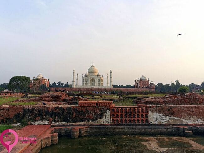 Jardines frente al Taj Mahal Lugares desde donde se puede ver el Taj Mahal sin pagar entrada