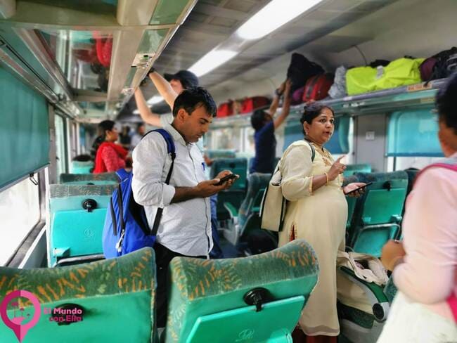 Trenes en India Cómo ir de Delhi a Agra