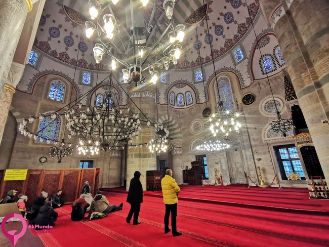 Cómo se llama el Barrio que está en la parte de Asia en Estambul Barrio de Üsküdar, la parte asiática de Estambul