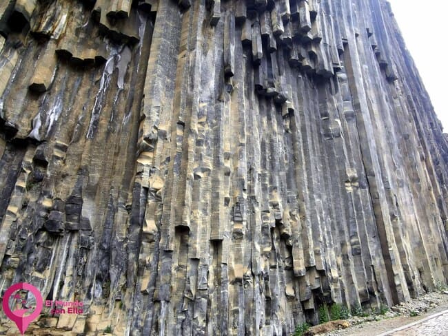 La Sinfonía de Piedras en el cañón del río Azat, un fenómeno geológico único