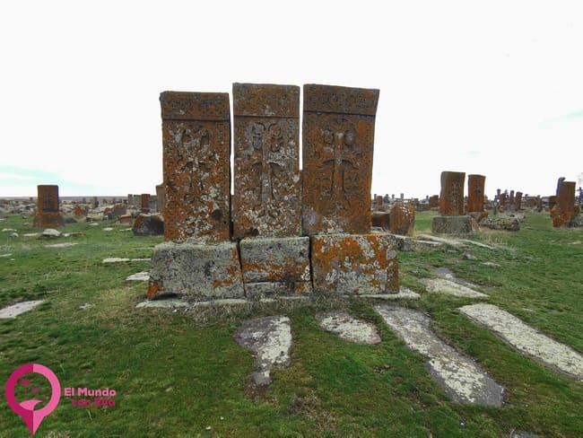 Khachkars en el Cementerio de Noraduz Las cruces armenias de piedra
