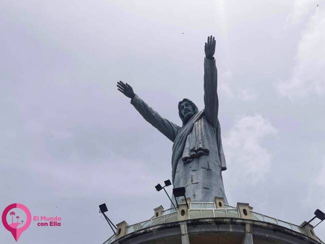 Cristo Redentor de Rantepao Jesus Buntu Burake