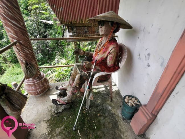 Representaciones humanas en Tana Toraja Qué son los tau tau