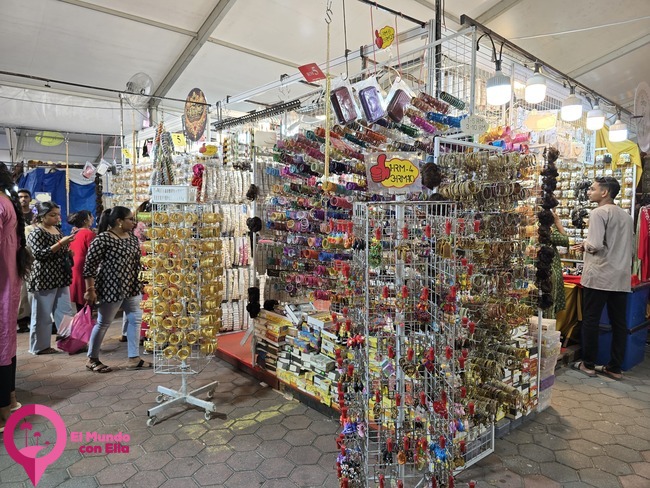 Venta de artículos de India en el Thaipusam