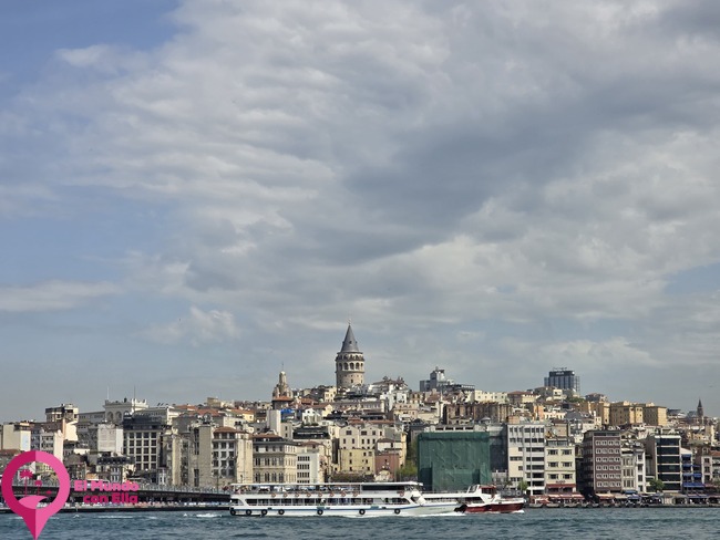 Estrecho del Bósforo y Torre Gálata Skyline Stambul